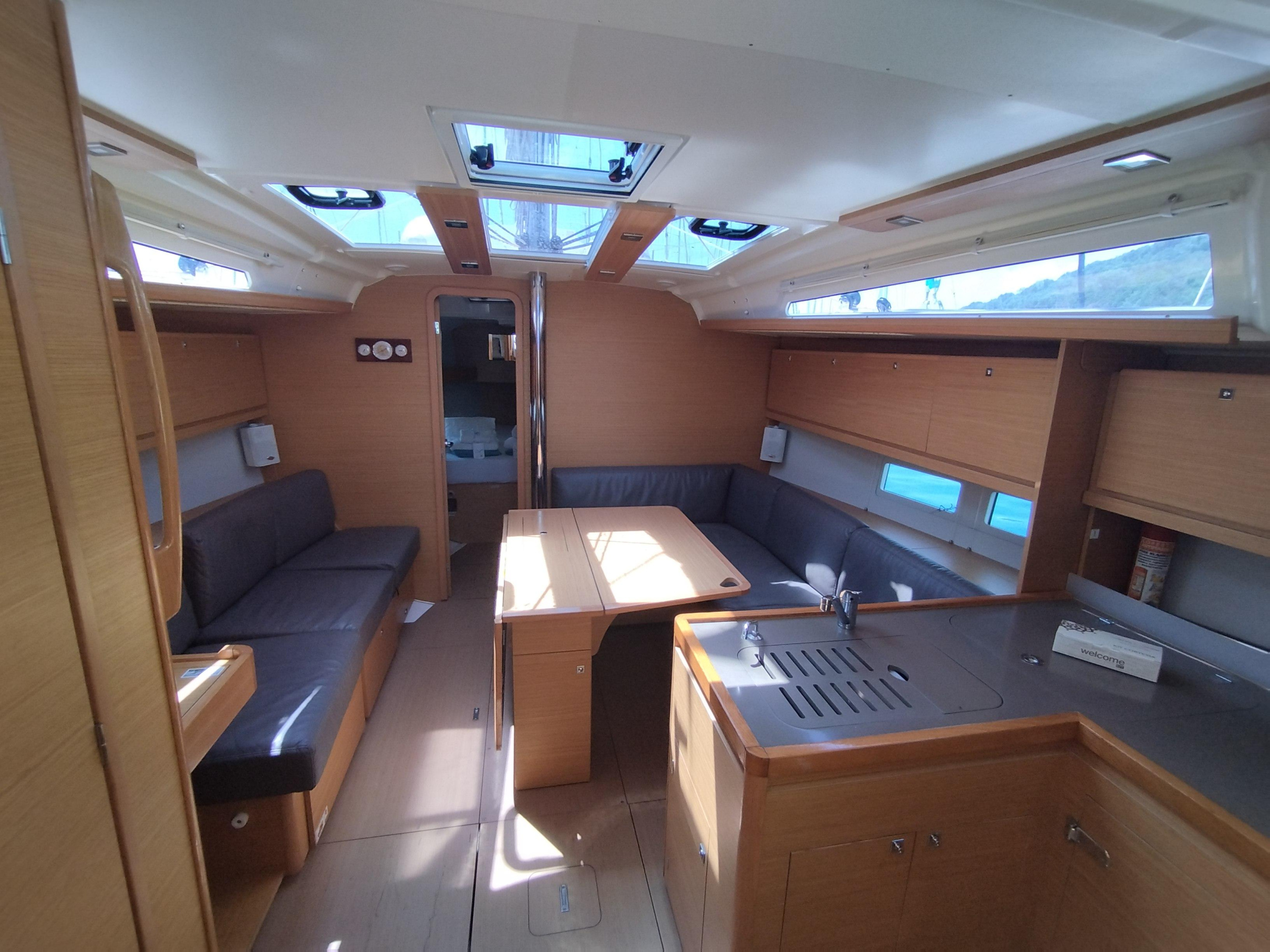 Photo #5 - Dufour 390 Grand Large (Pixie) in Portisco - 8069