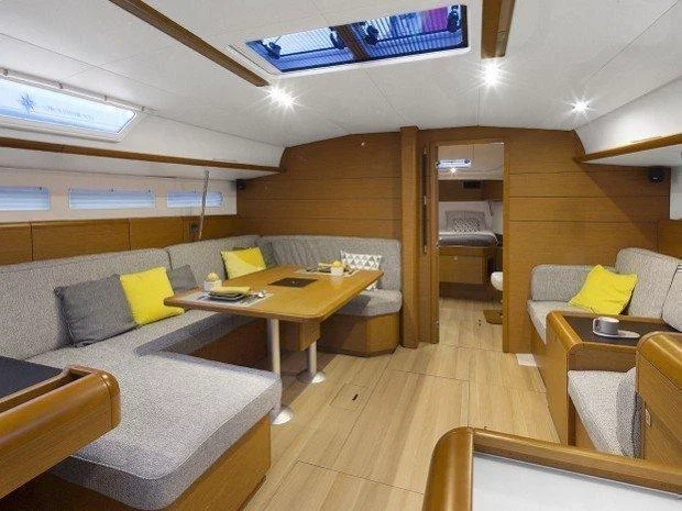 Sun Odyssey 51.9 (Corcho once) Interior image - 1
