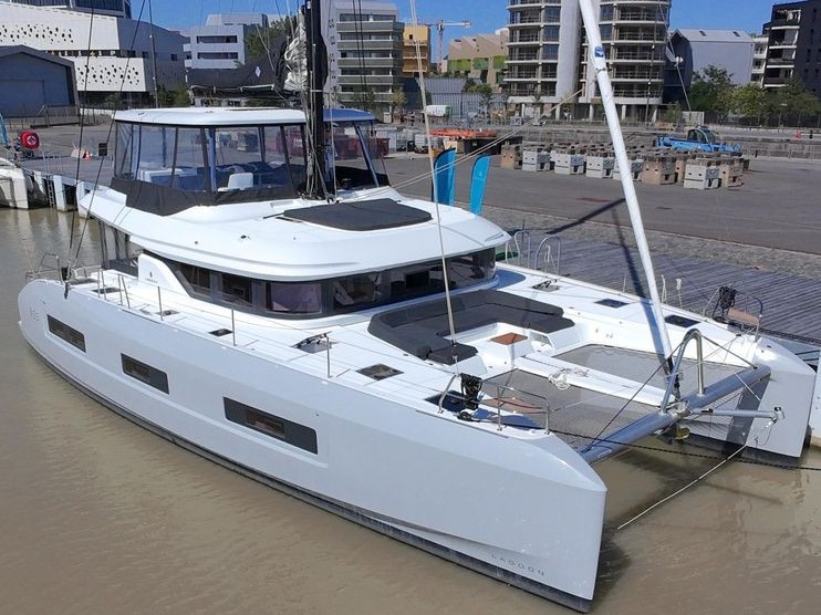 Photo #1 - Lagoon 55 (Fantasia) in Salerno - 63675