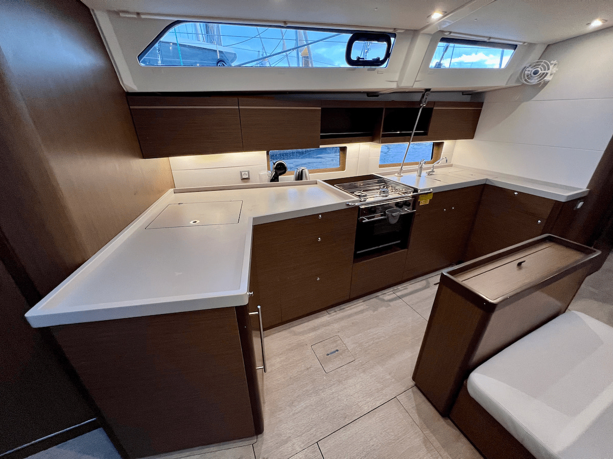 Photo #8 - Oceanis 46.1 (Dream Team) in Teneriffa - 22463