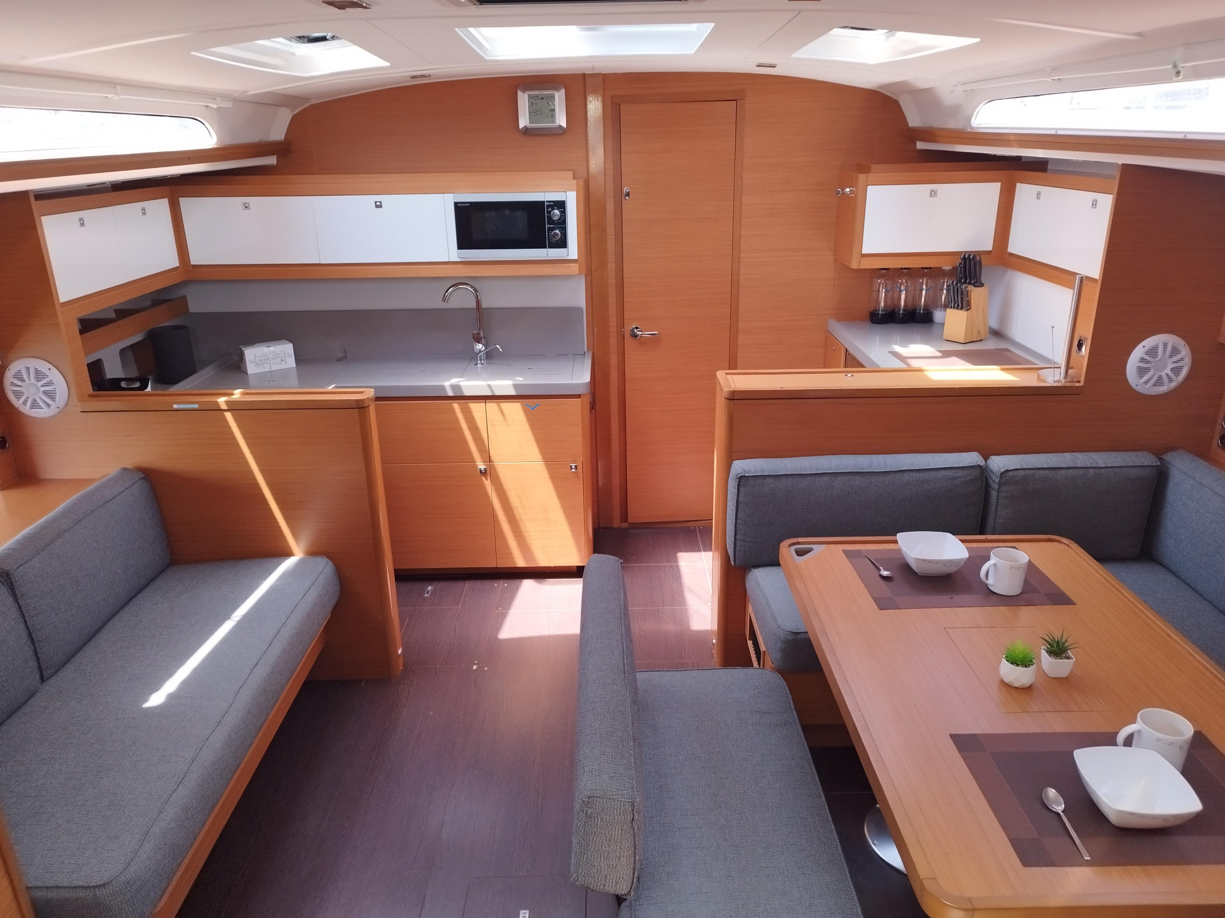 Photo #14 - Dufour 470 Owner's version (Euphoria) in Porto Rotondo - 23843