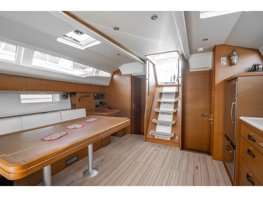 Jeanneau 54 Skippered (OUR LADY) Interior image - 5