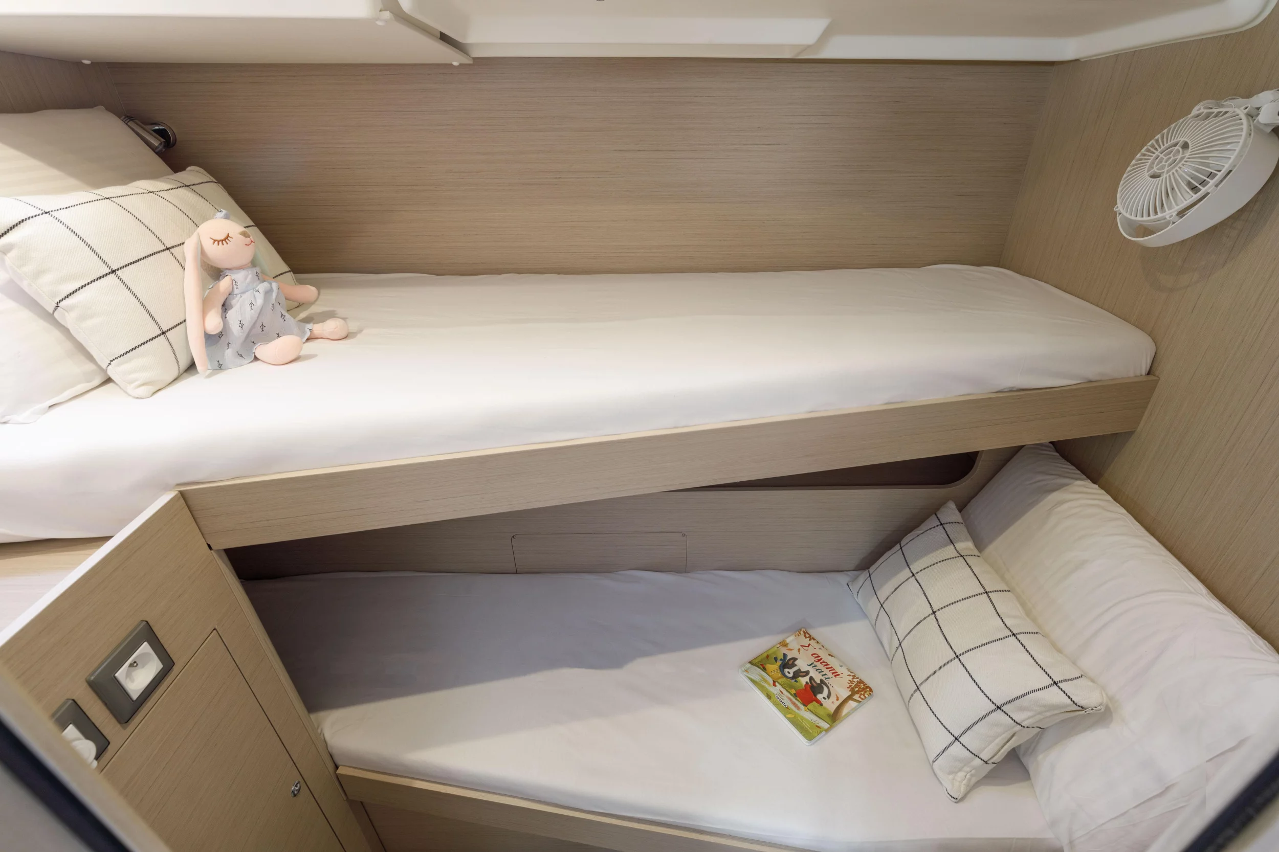 Oceanis 51.1 (Amelie)  - 9
