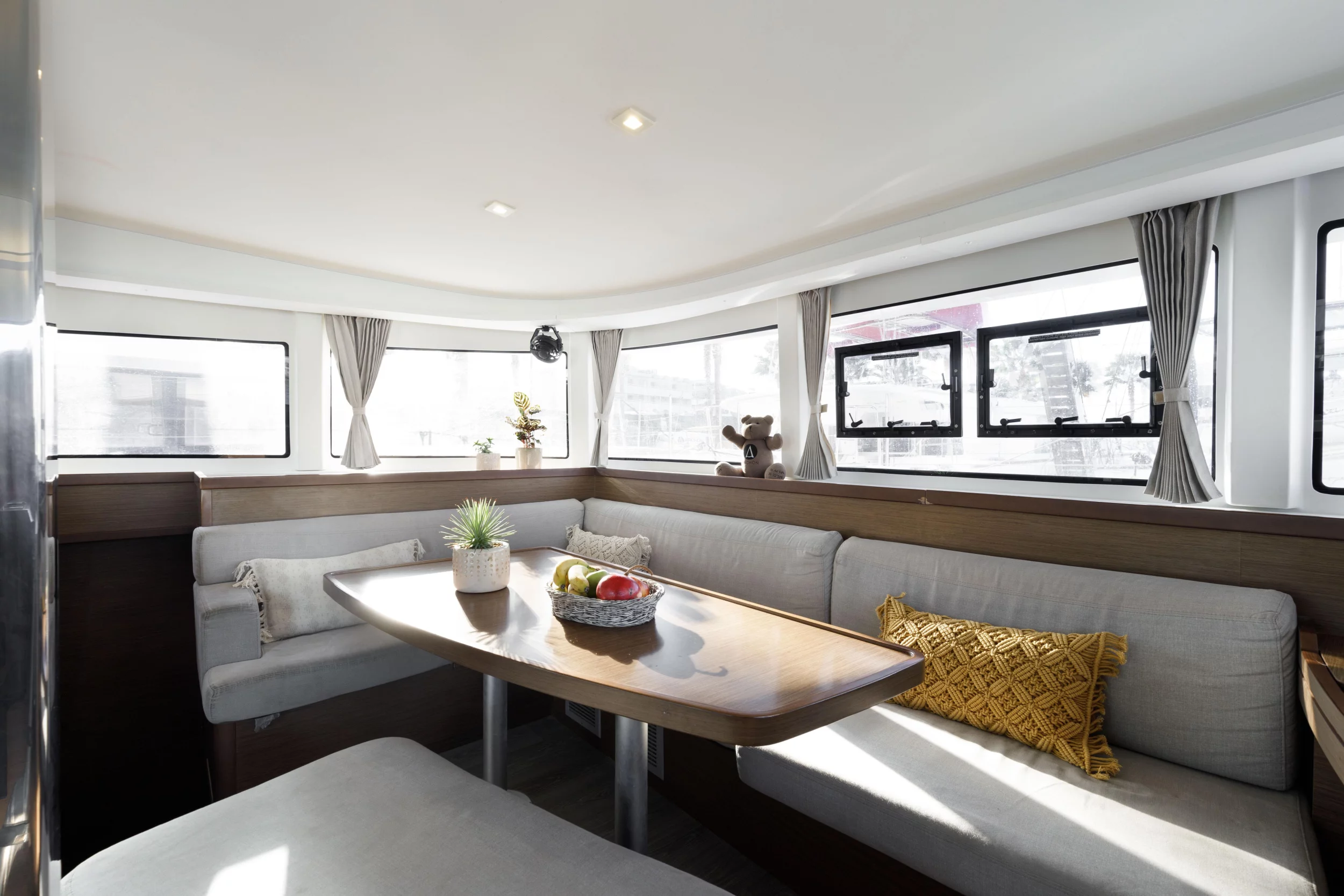 Lagoon 42 (Blade) Interior image - 10