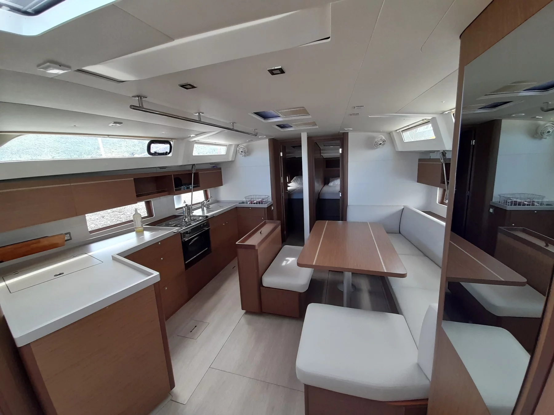 Oceanis 46.1 (LUNA) Interior image - 8