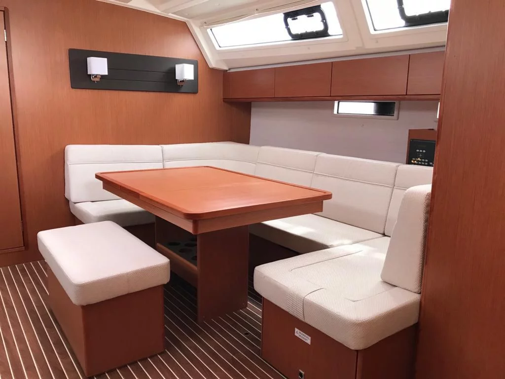 Bavaria 46 Cruiser (Sea Wonder) Interior image - 10