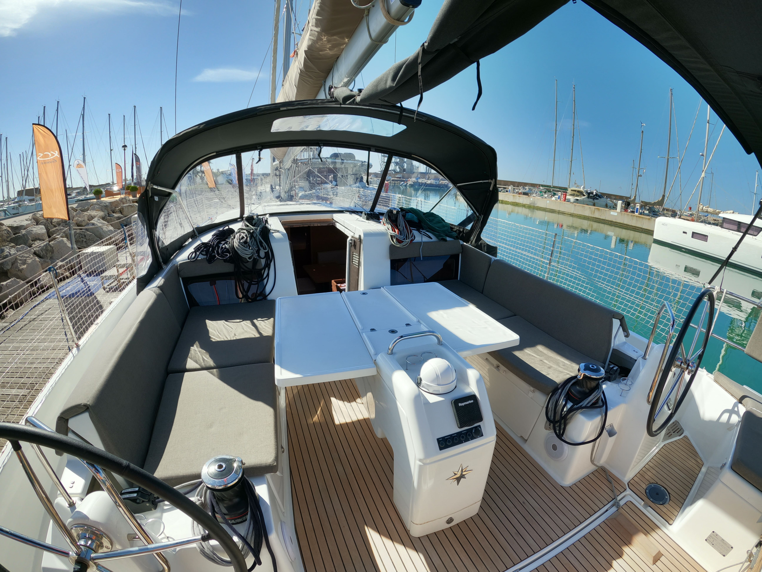 Photo #5 - Sun Odyssey 490 (Melusina) en Roma - 25152