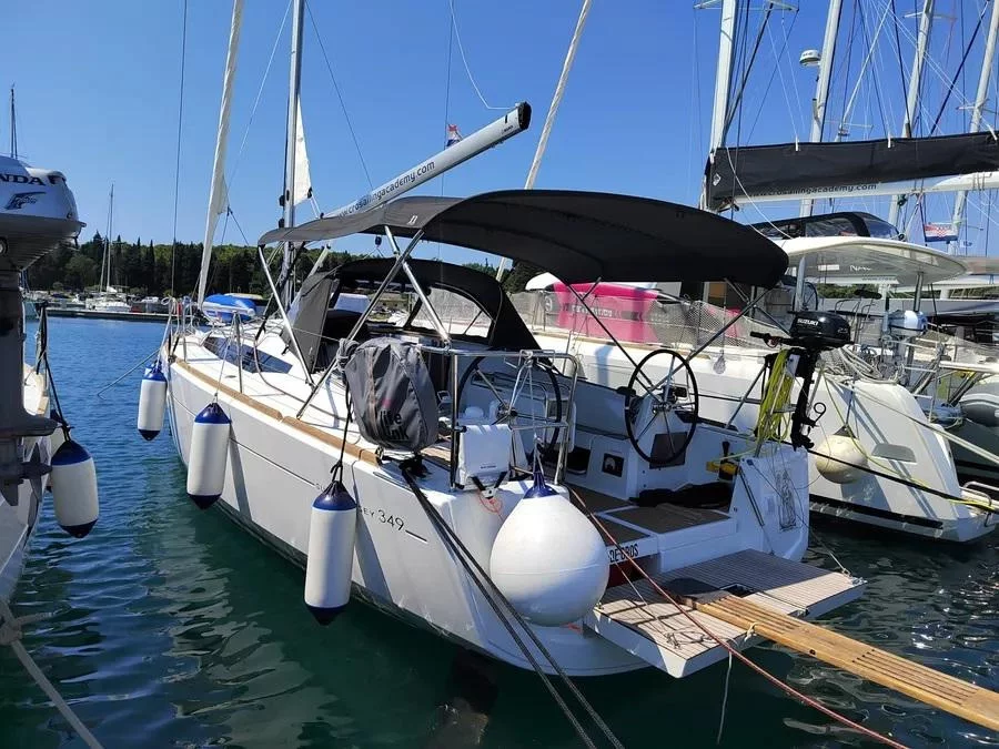 Sun Odyssey 349 (Reina De Oros)  - 8