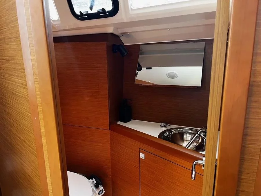 Sun Odyssey 349 (Reina De Oros)  - 7