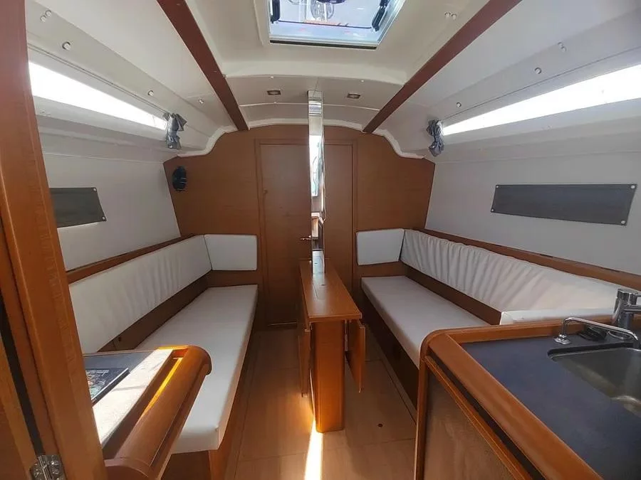 Sun Odyssey 349 (Vitamar) Interior image - 12