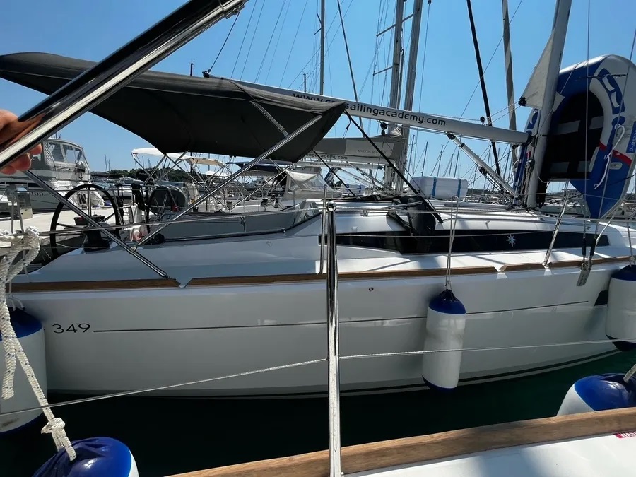 Photo #12 - Sun Odyssey 349 (Vitamar) in Pula - 23848