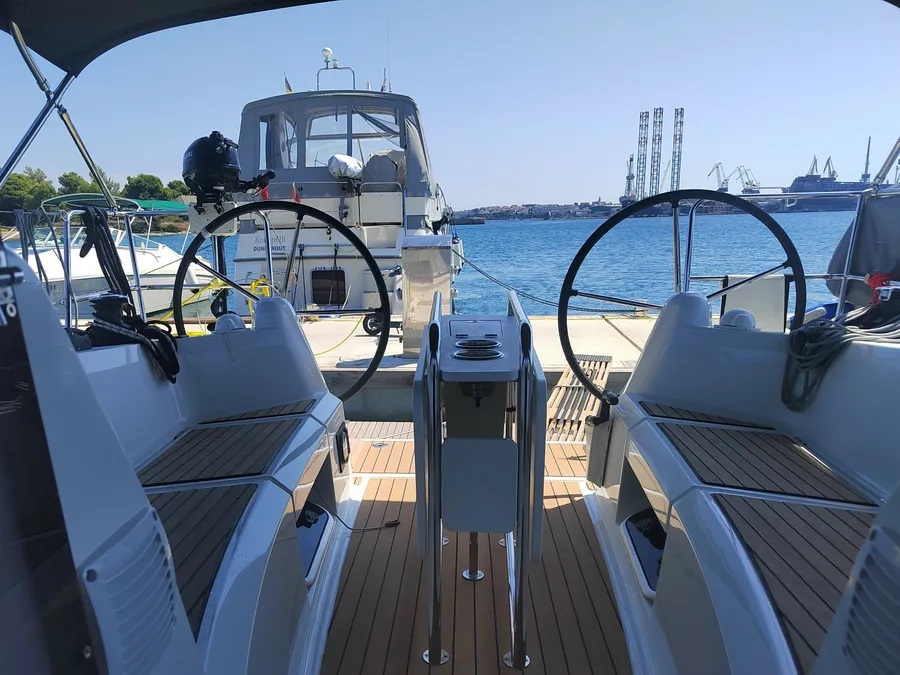 Photo #12 - Sun Odyssey 349 (Ninna Nanna) in Pula - 23841
