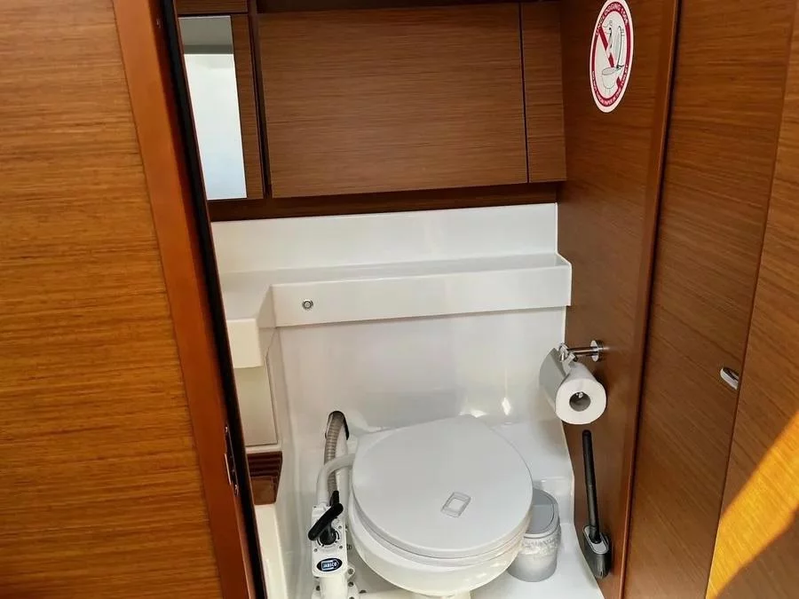 Sun Odyssey 440 (LEONA)  - 5