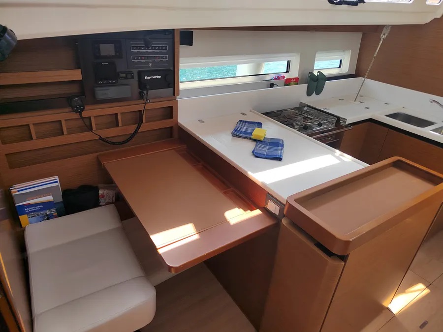Photo #2 - Sun Odyssey 440 (LEONA) in Pula - 23320