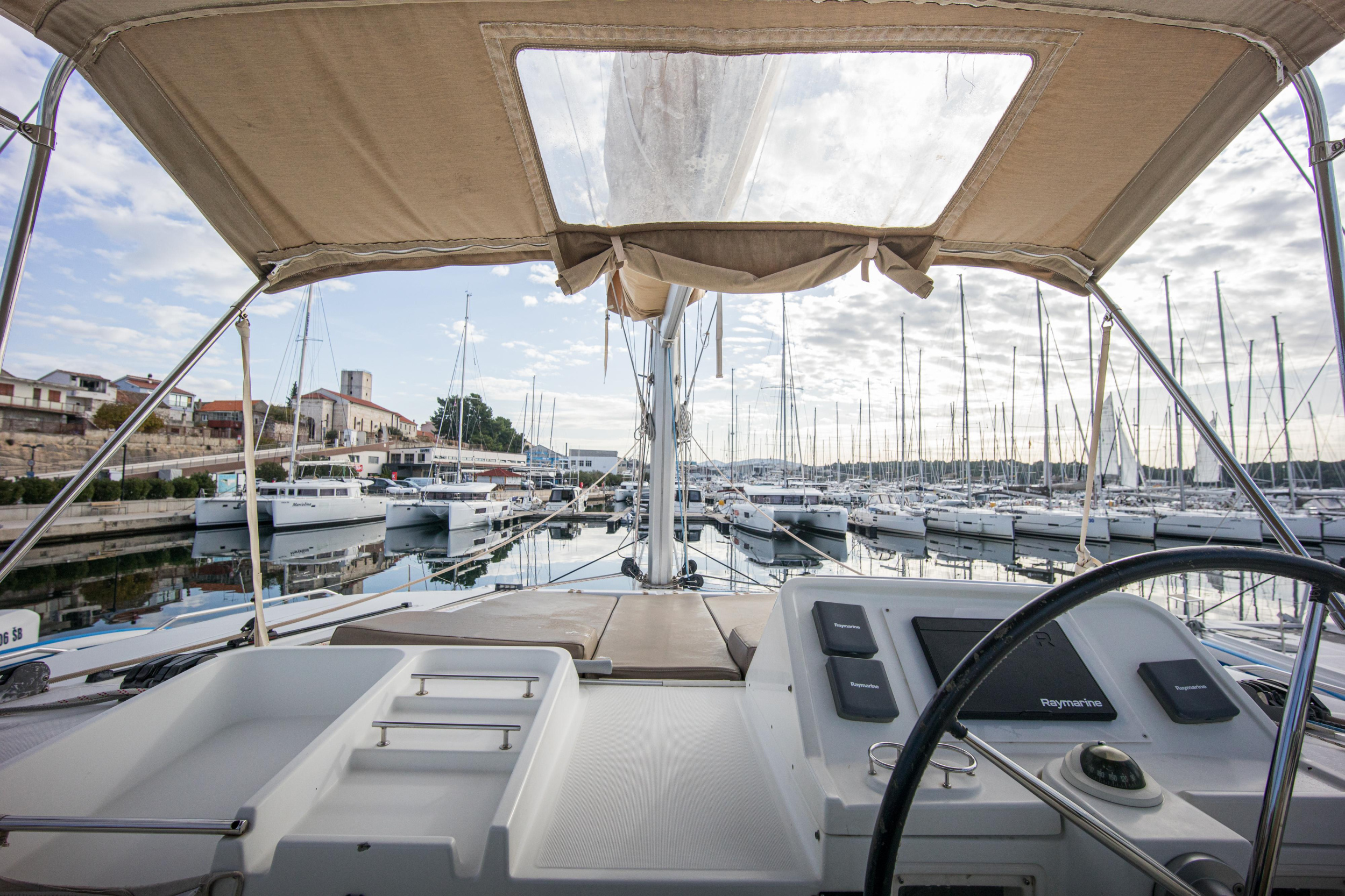 Photo #9 - Lagoon 450 (MAJESTIC) en Sibenik - 15055