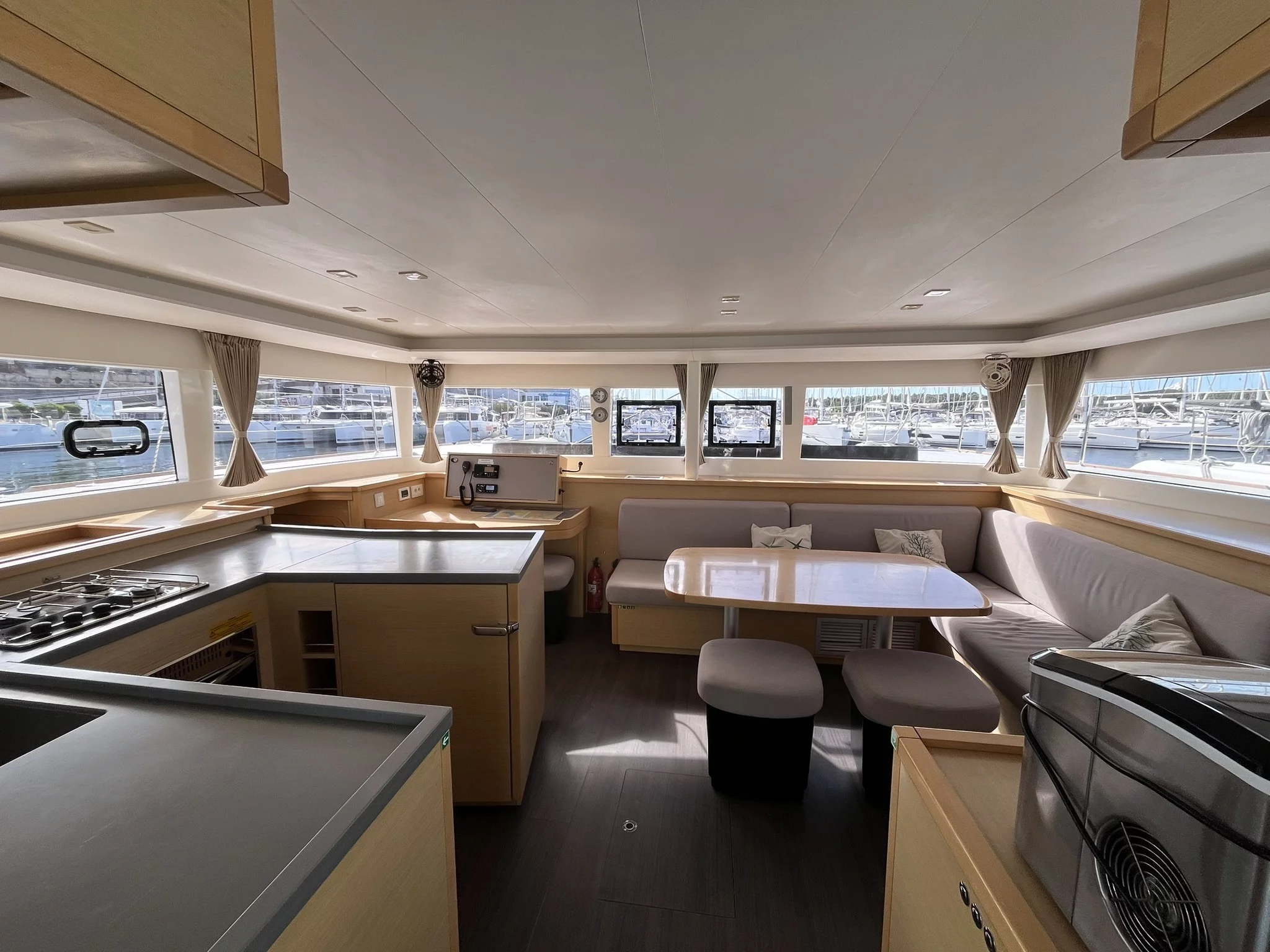 Lagoon 450 F (ALEX I) Interior image - 2