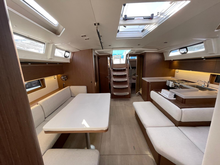 Interior image - 2