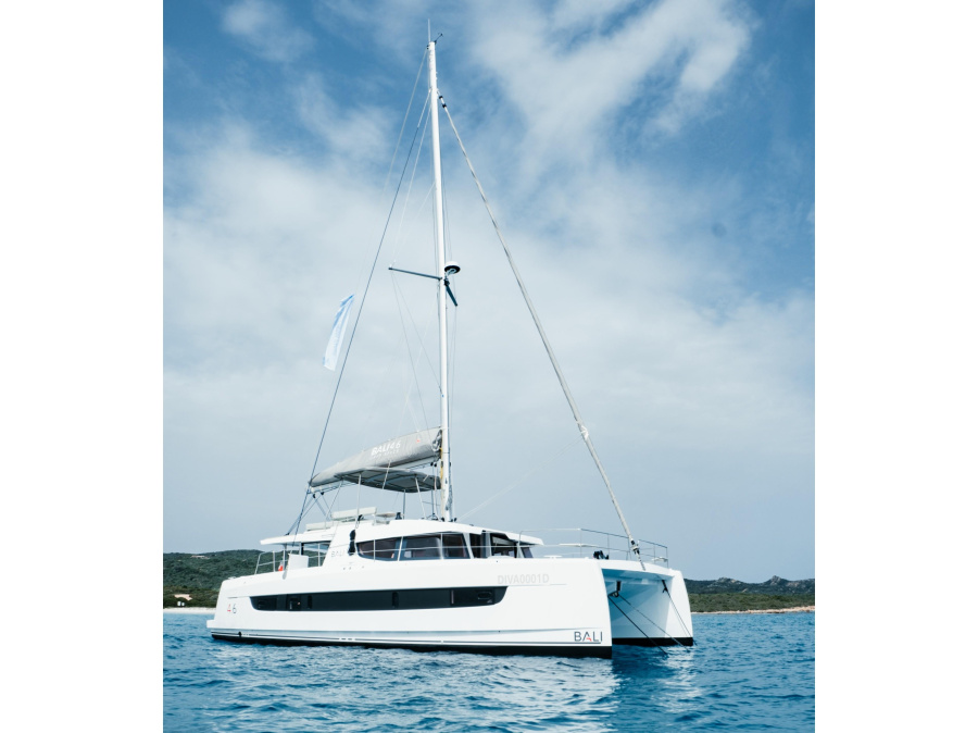 Photo #1 - Bali 4.6 (Endeavour) in Marina - 22902