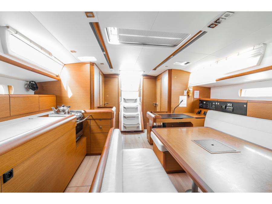 Interior image - 1