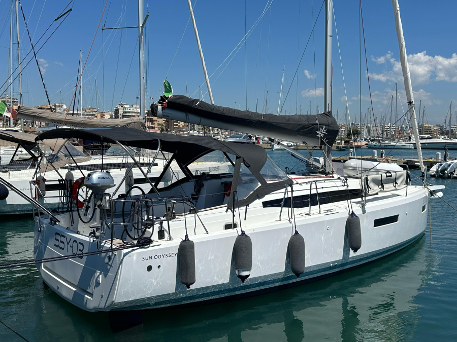 Main image - 0