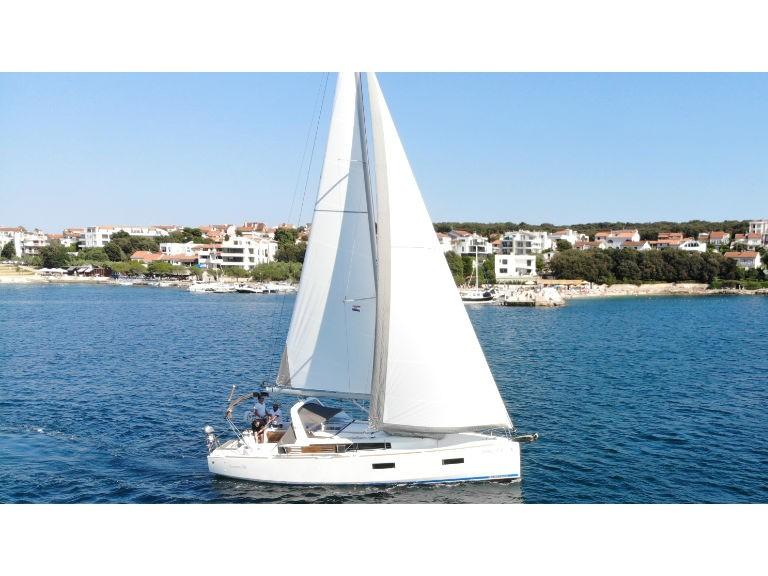 Photo #1 - Oceanis 38 (Olli) in Tehnomont Marina Veruda - 9122