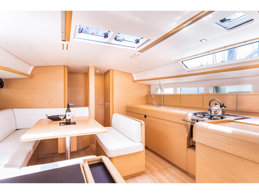 Interior image - 2