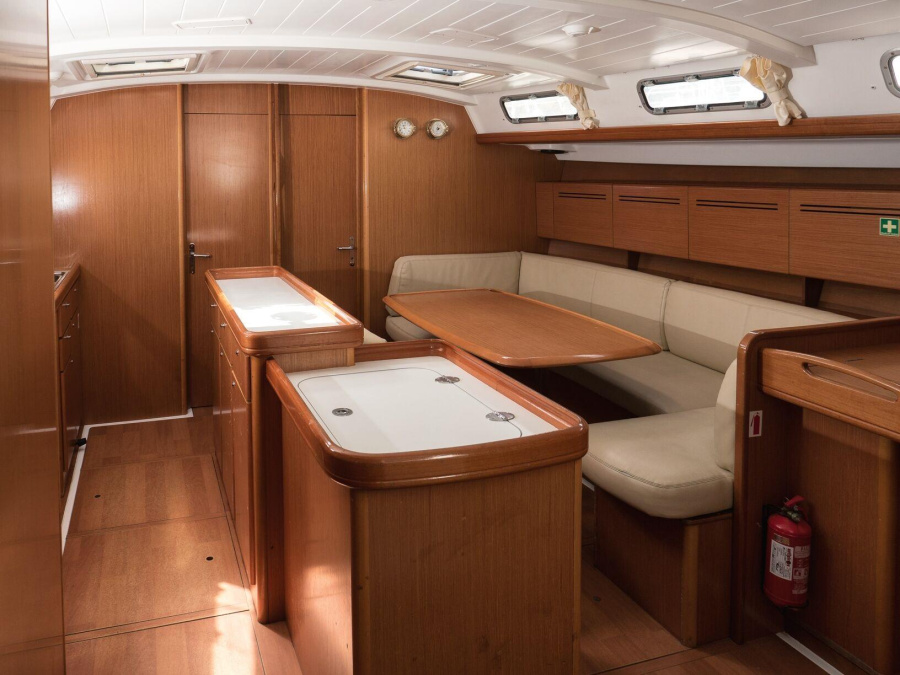 Interior image - 1