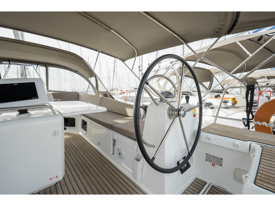 Photo #1 - Jeanneau 54 (MAGIC ANGEL) in Alimos Marina - 18932