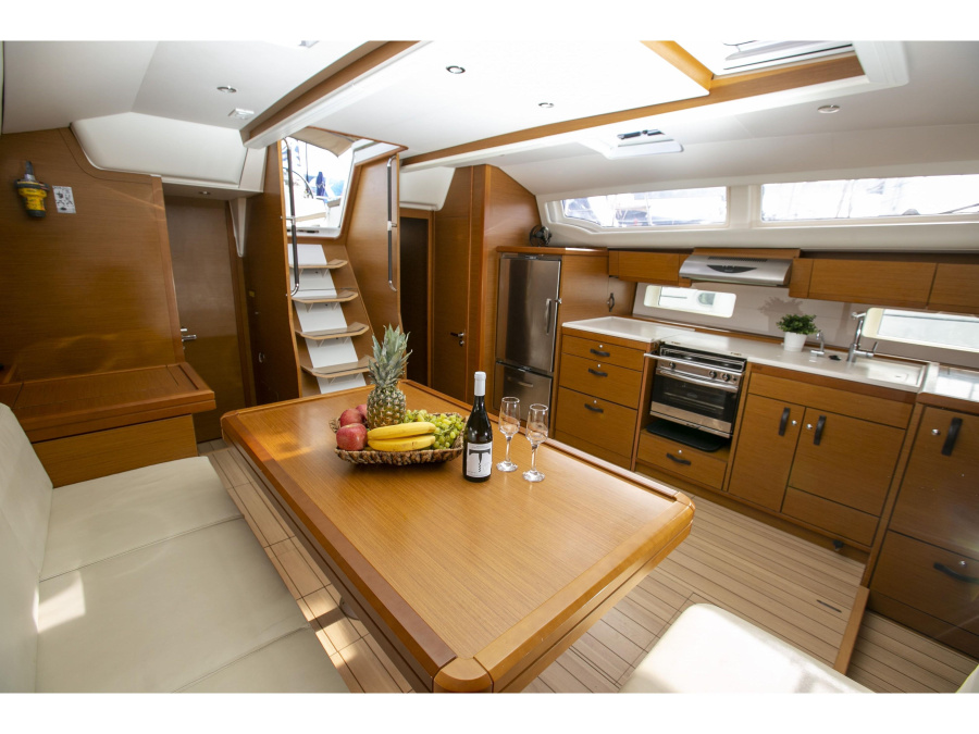 Interior image - 2