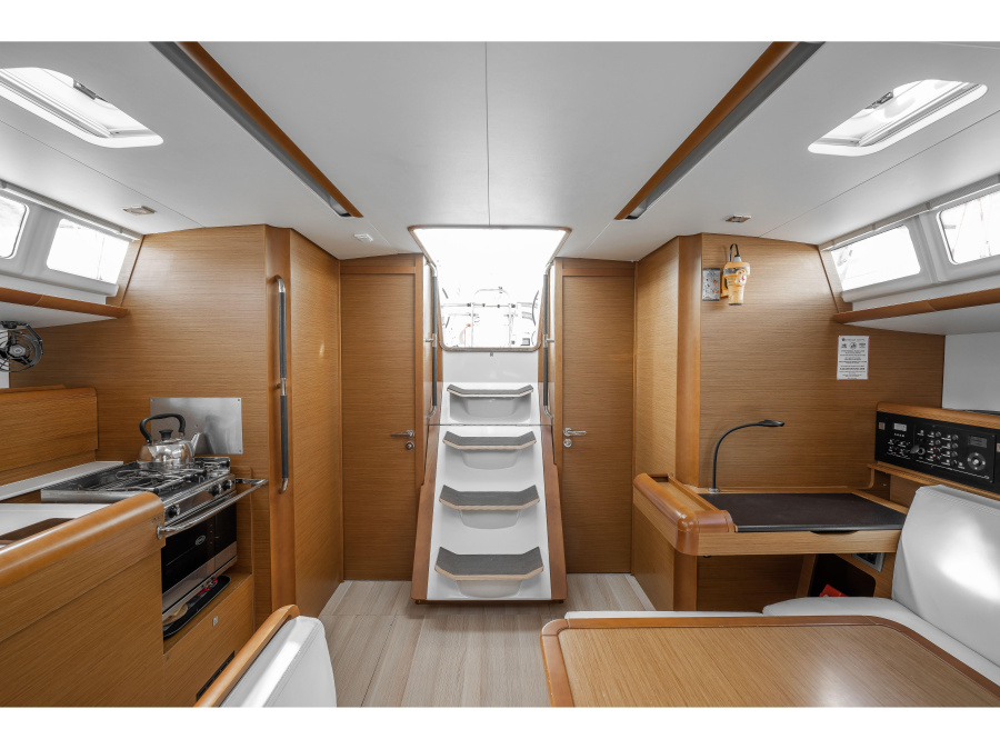 Interior image - 1