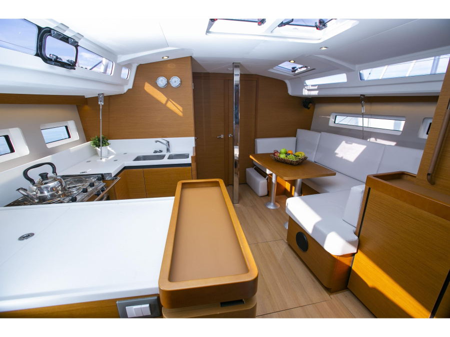 Interior image - 2