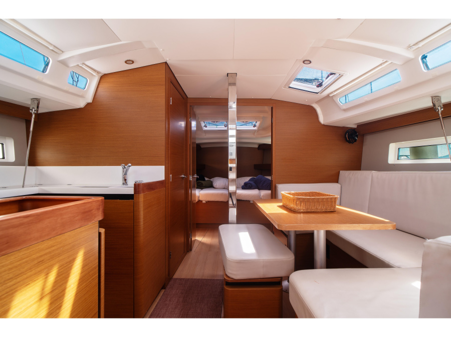Interior image - 2
