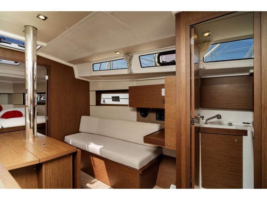 Interior image - 2