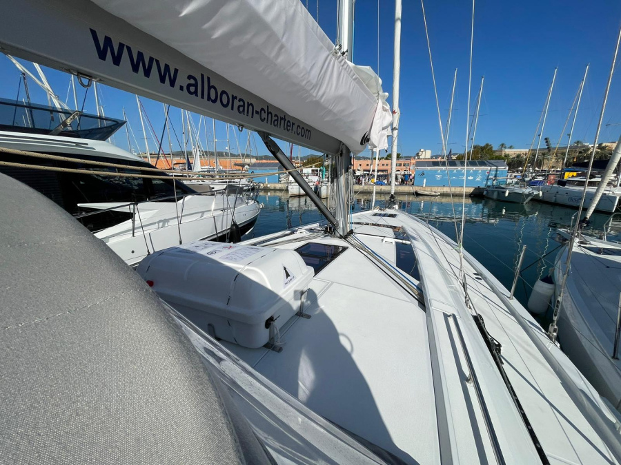 Photo #1 - Oceanis 51.1 (Alboran Lambrusco (Mallorca)) in La Lonja Marina Charter - 4284