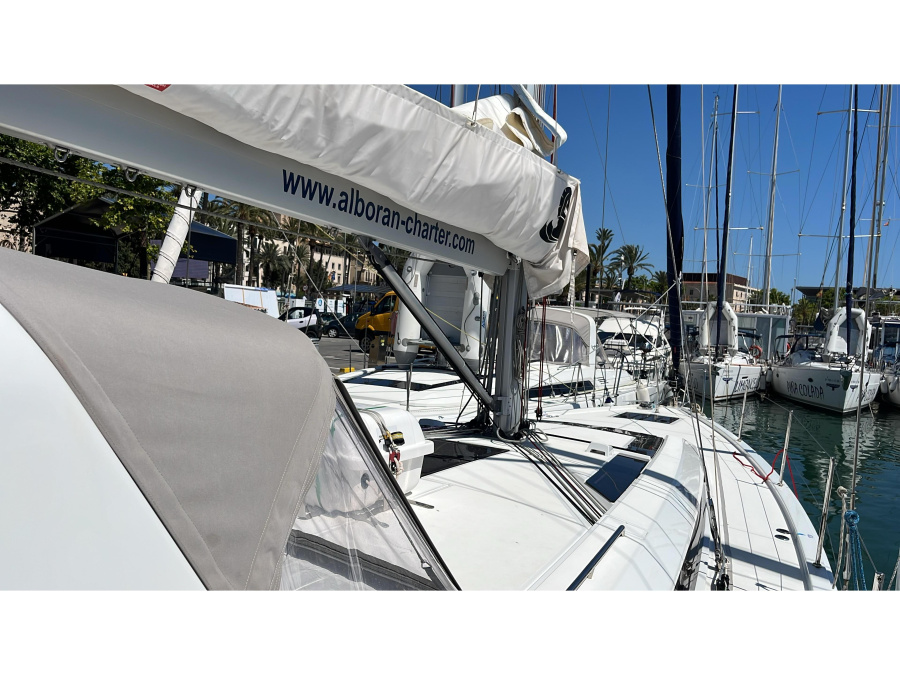 Photo #1 - Oceanis 51.1 (Alboran Aperol (Majorca)) in La Lonja Marina Charter - 25698