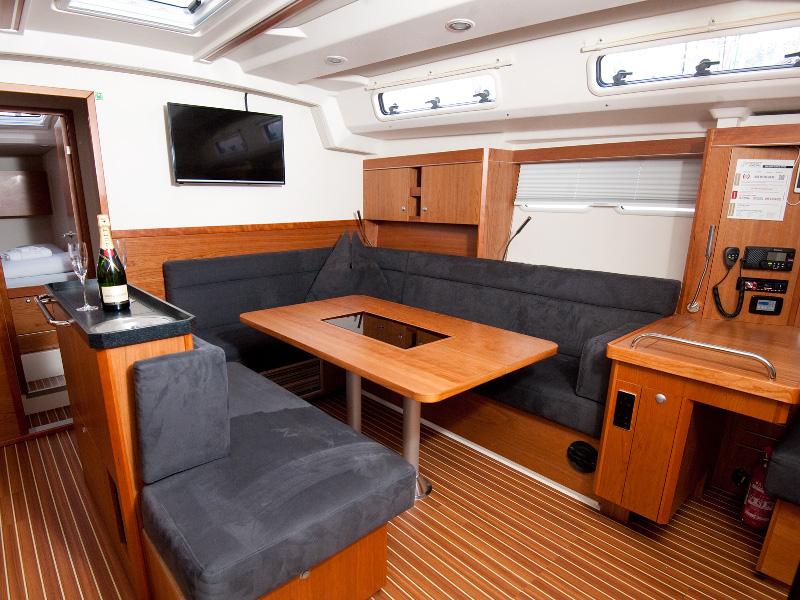 Interior image - 2