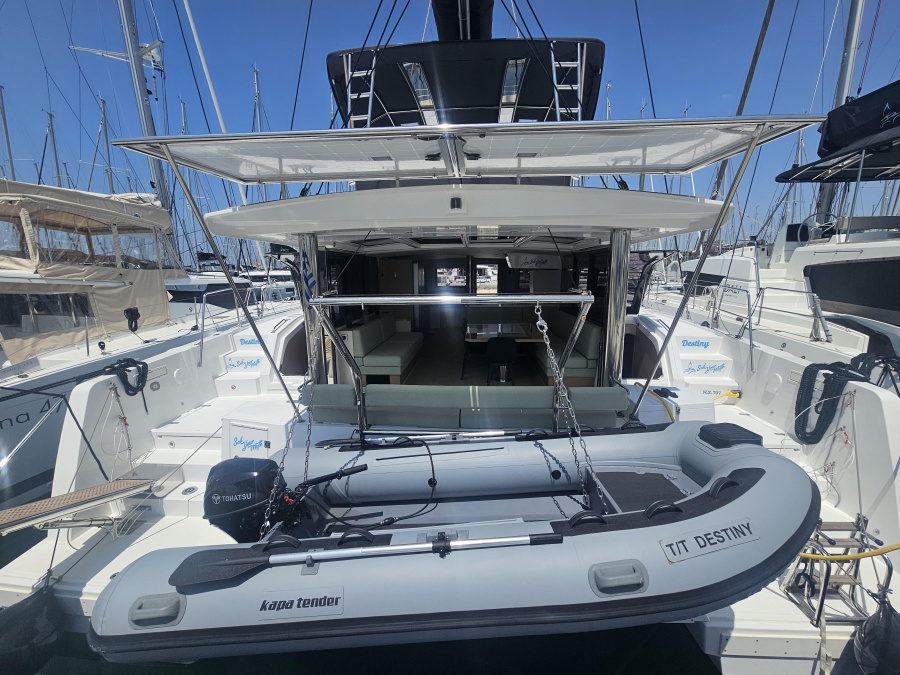 Photo #1 - Bali 4.8 (6+1 cab) (Destiny) in Alimos Marina - 25004