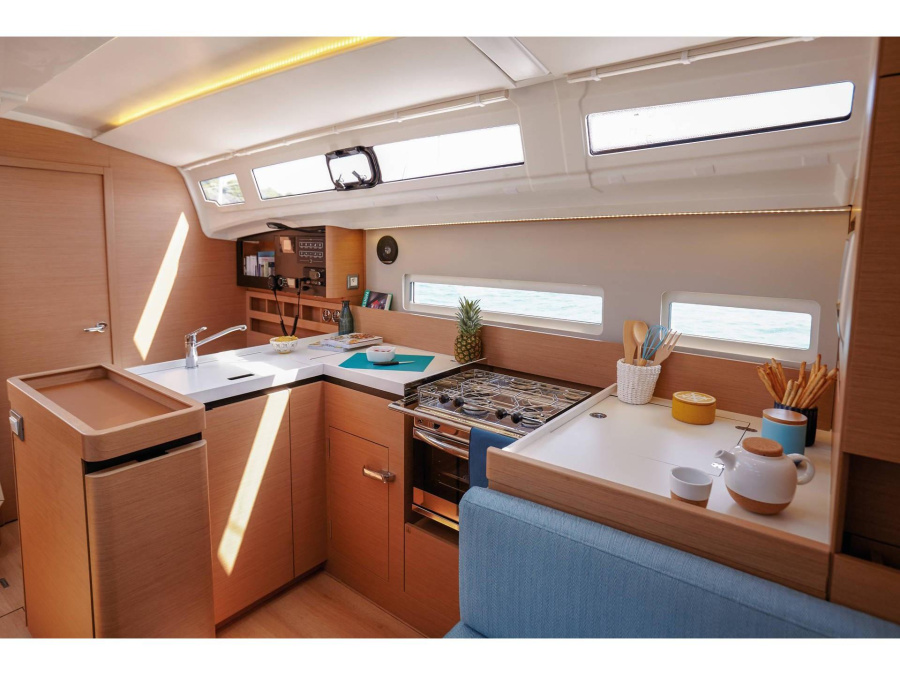Interior image - 2