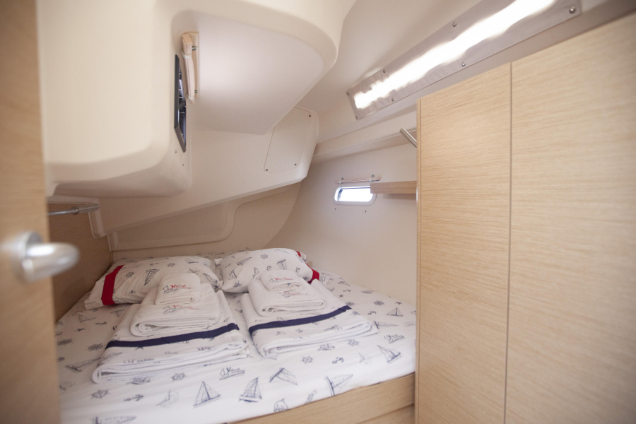Aft Cabin (port side) - 2