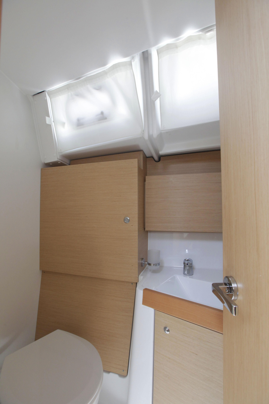 Aft WC (starboard side) - 2