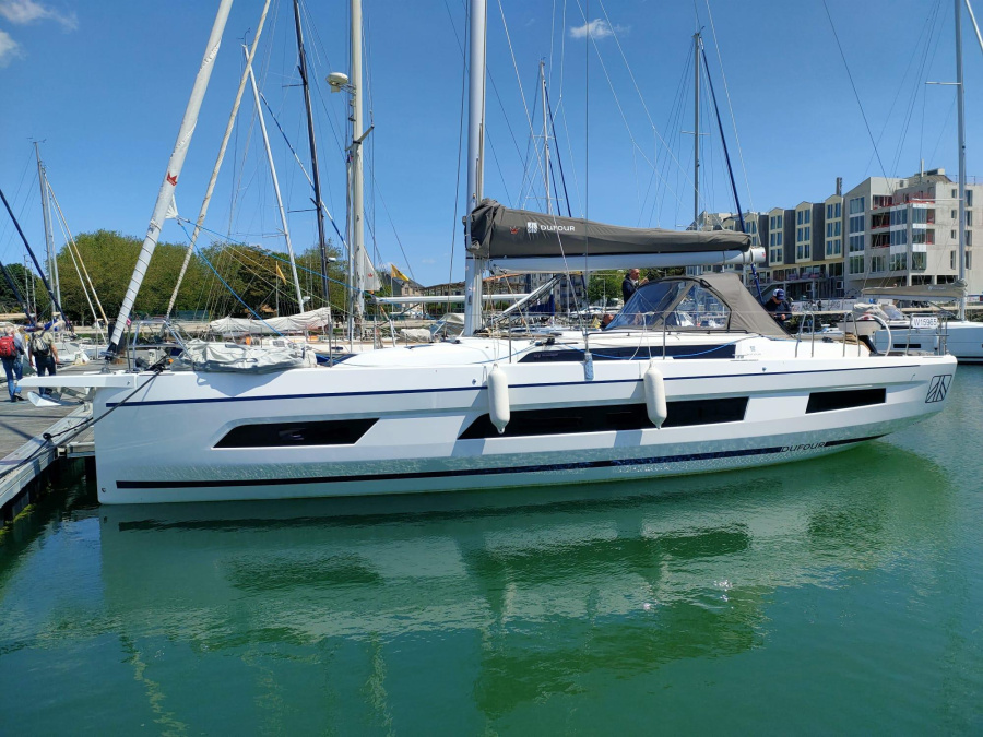 Photo #1 - Dufour 41 (Ninide - Water maker, Solar Panel) in Marina - 63345