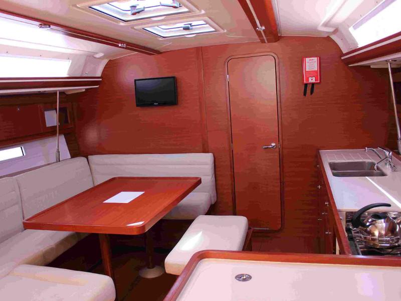 Interior image - 2