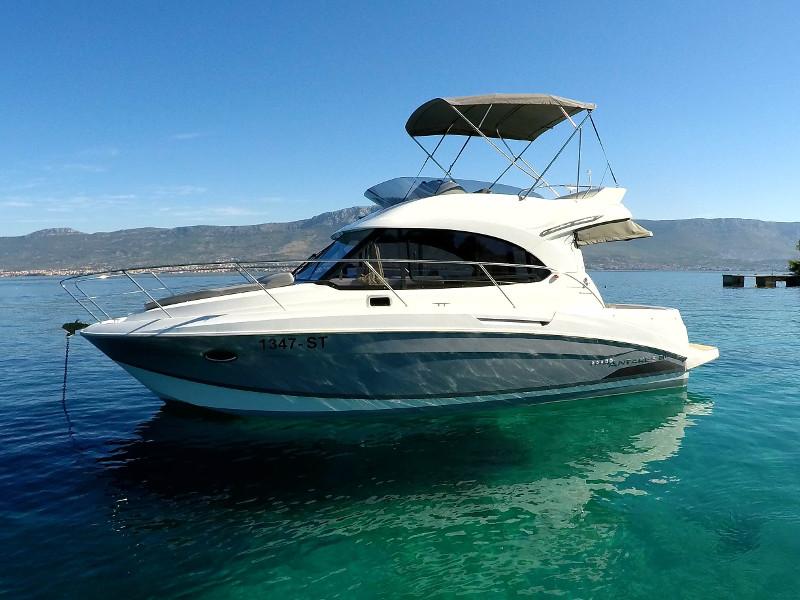 Photo #1 - Antares 30 Fly (Lumar SeaMotion) in Marina Zenta - 5421