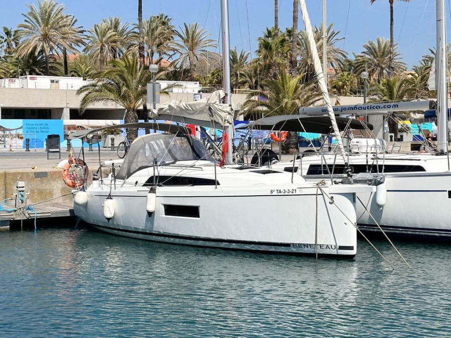 Photo #1 - Oceanis 30.1 (TEMPUS II BCN OC30.1) en Port Olimpic - 25438