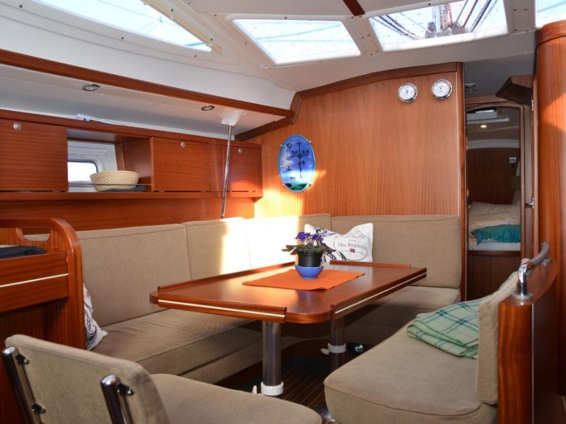 Interior image - 1