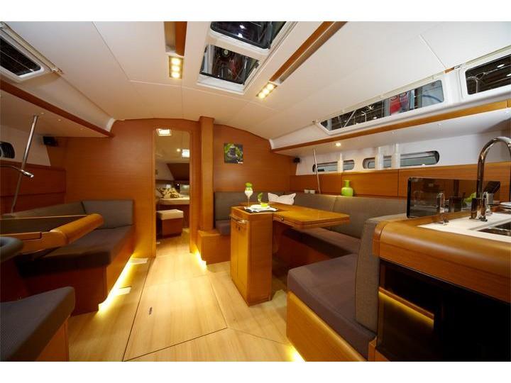 Interior image - 2