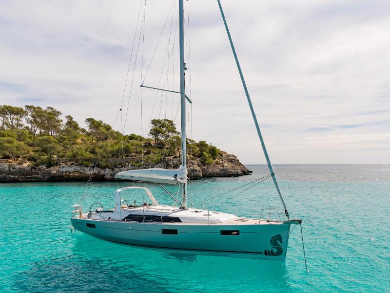 Photo #1 - Oceanis 41.1 (Black Lion) en Alimos Marina - 6707