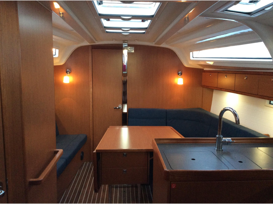 Interior image - 2