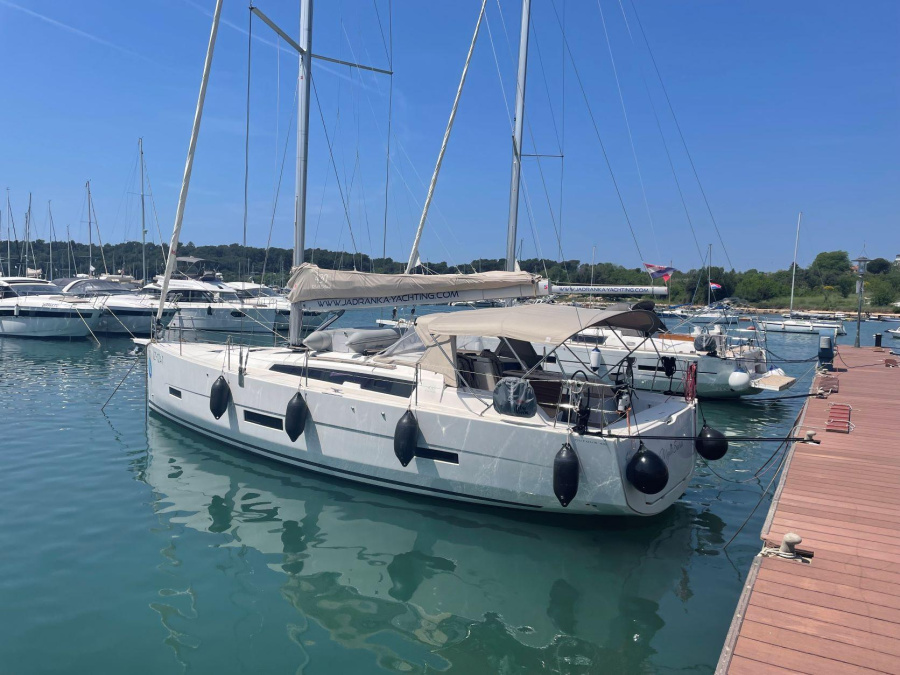 Photo #1 - Dufour 430 Grand Large (Mojito Sunrise) en Tehnomont Marina Veruda - 16290