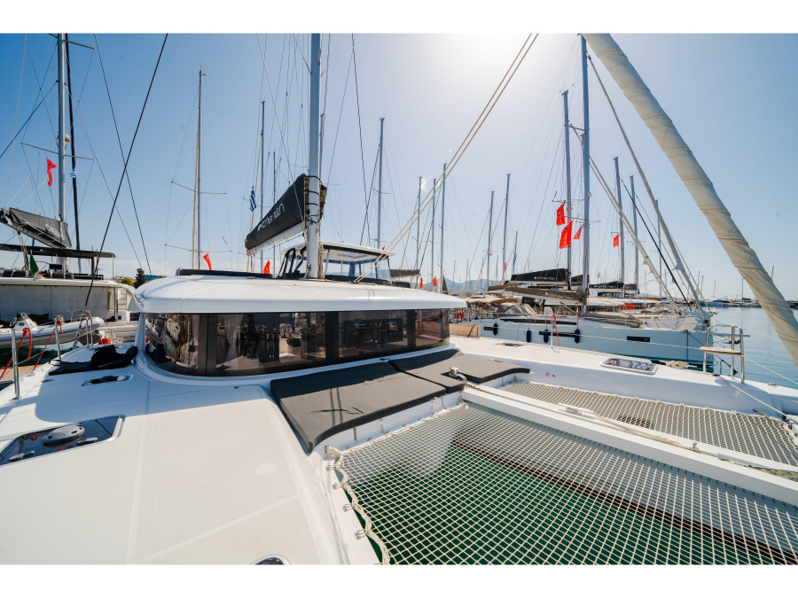 Photo #1 - Lagoon 42 (4 Dbl / 2 singles 12) (CELENA V) in Marina Benitses - 3743